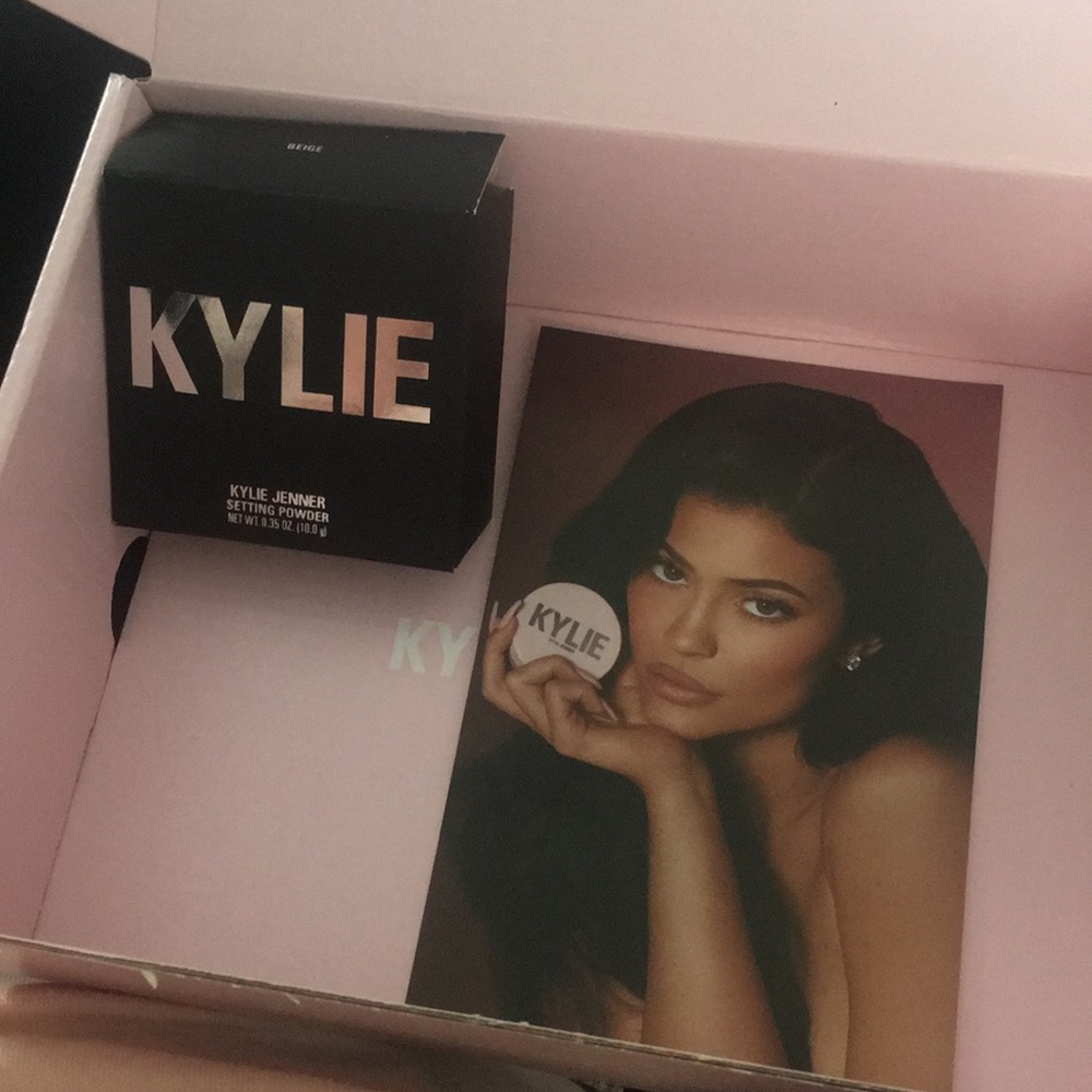 Kylie cosmetics setting powder new